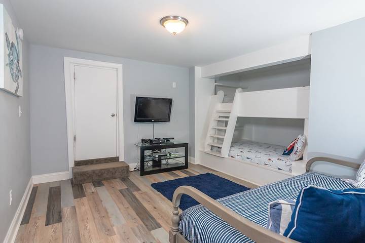 Vacation rental for 14 people, with yard and terrace in Jacksonville Beach