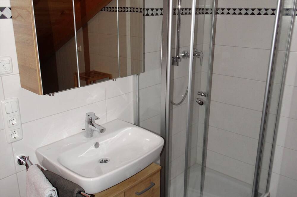 Ganze Wohnung, Ferienwohnung/App. für 3 Gäste mit 47m² in Aufhofen in Egling, Tölzer Land