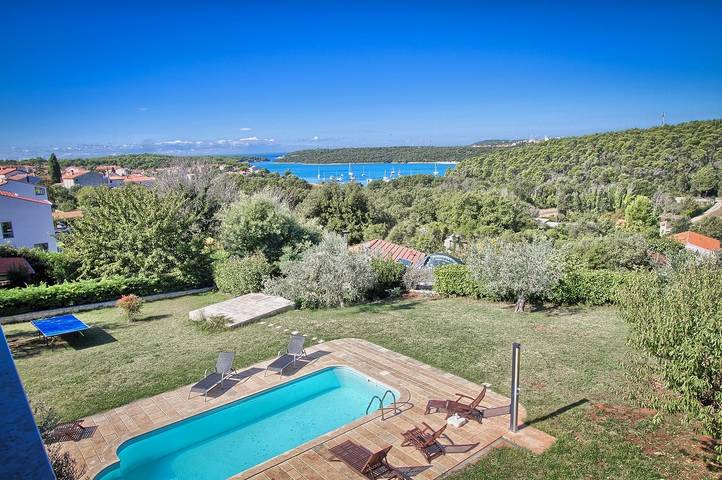 Ferienwohnung für 4 Personen, mit Terrasse und Garten sowie Pool in Medulin - 2