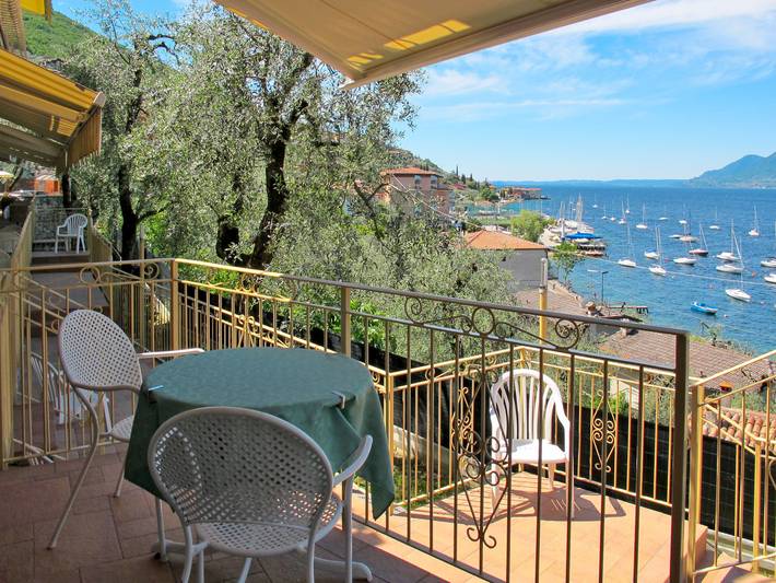 Ferienwohnung für 6 Personen, mit Balkon/Terrasse und Balkon sowie Terrasse und Garten in 