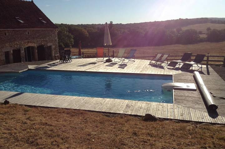 Location de vacances pour 8 personnes, avec Terrasse et Jardin à Brengues