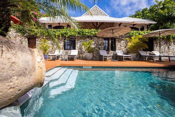 Hôtel pour 2 personnes, avec terrasse et piscine ainsi que jardin et jacuzzi