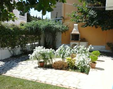 Gîte pour 2 personnes, avec jardin et vue dans Acharavi