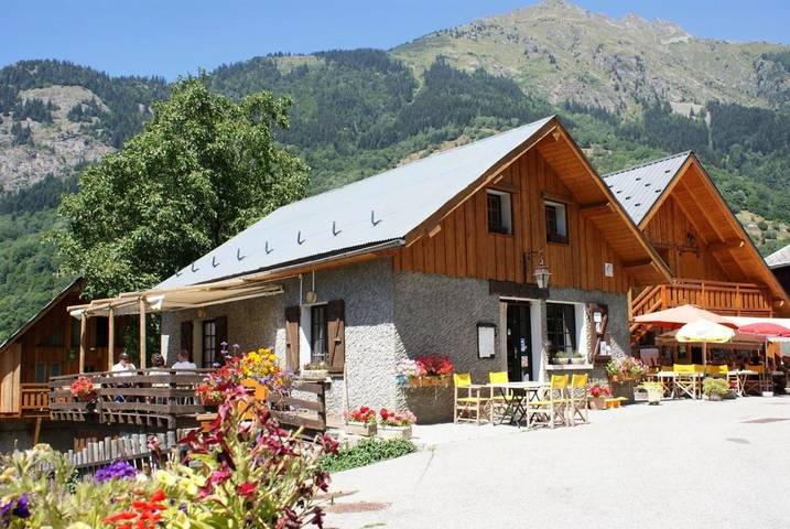 Chambre d’hôte pour 3 personnes, avec jardin ainsi que vue et balcon à Oz