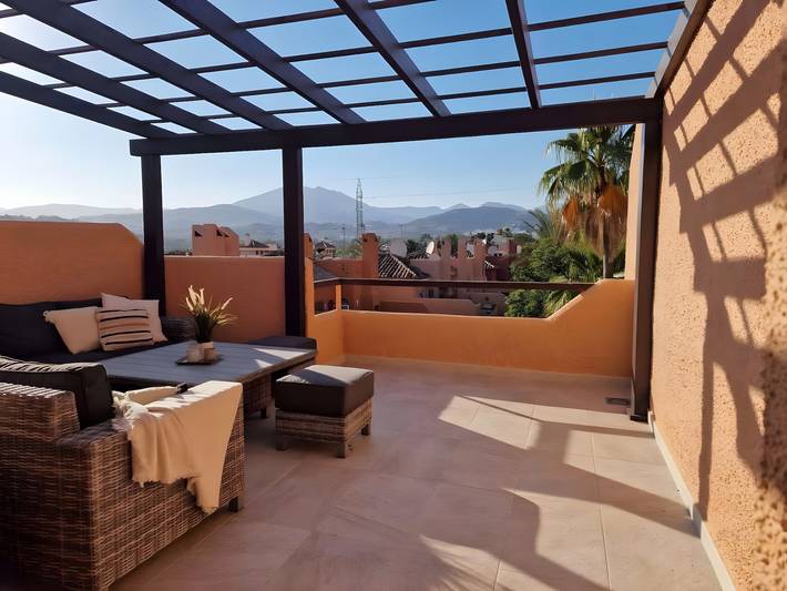 Ganze Wohnung, Ferienhaus 'Fantastic Townhouse Aloha Na' mit Bergblick, WLAN und Klimaanlage in Marbella West, Marbella