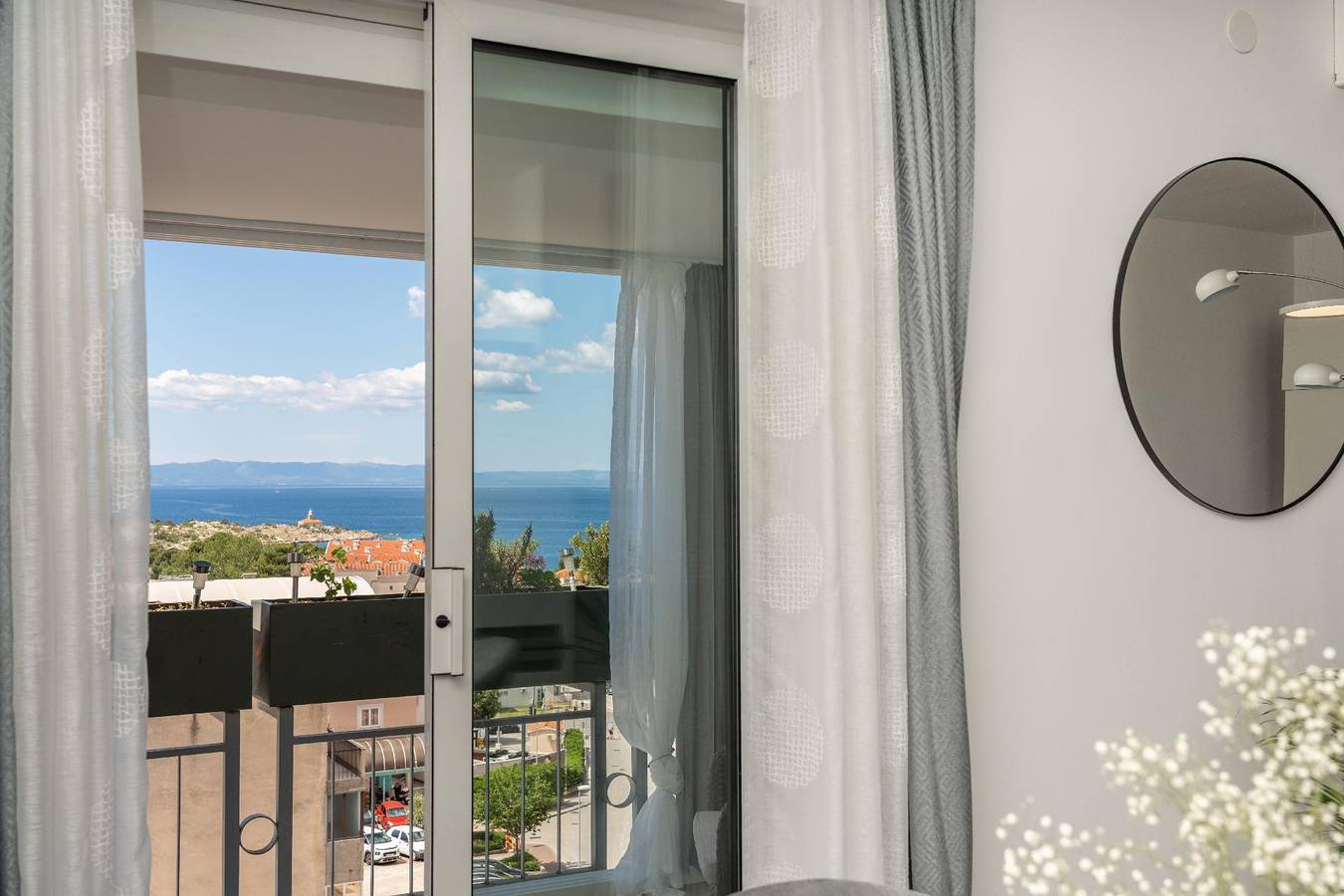 Appartement de vacances entier, Apartment Ana with breathtaking view of the sea in Makarska, Makarska riviera