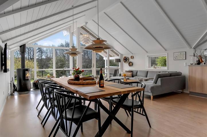 Ferienhaus für 8 Personen, mit Sauna und Whirlpool sowie Terrasse und Pool in Arrild