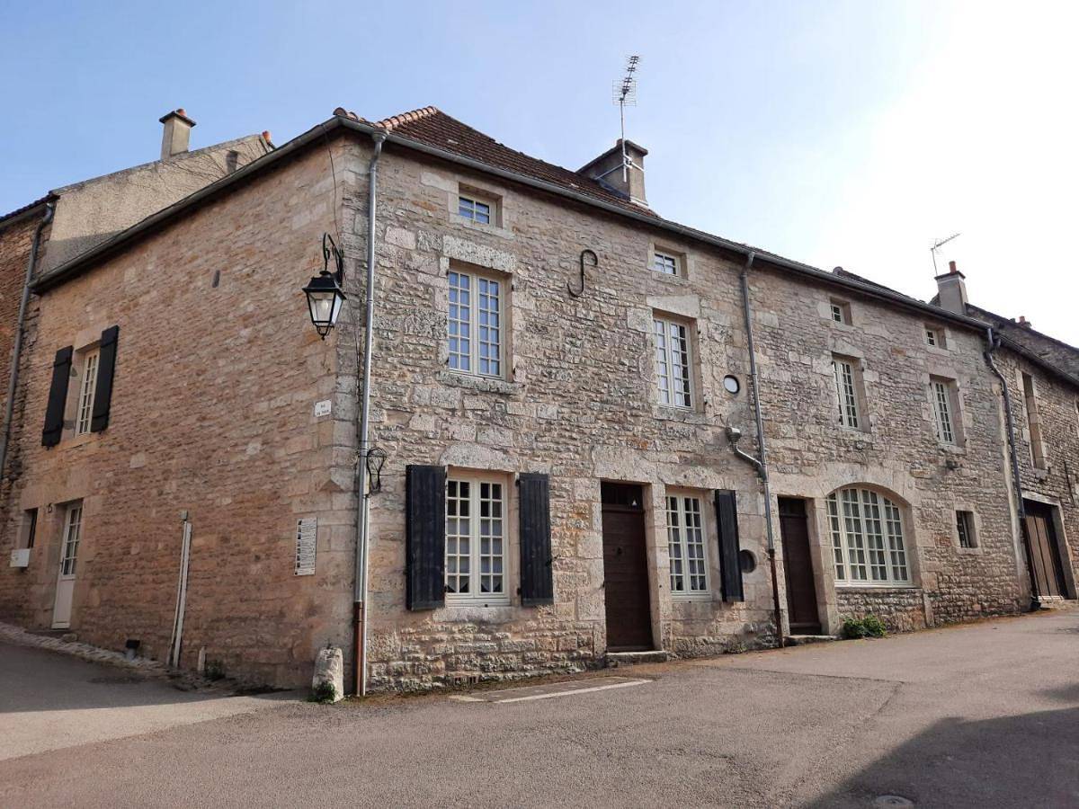 Le Crébillon in Flavigny-sur-Ozerain, Région de Montbard