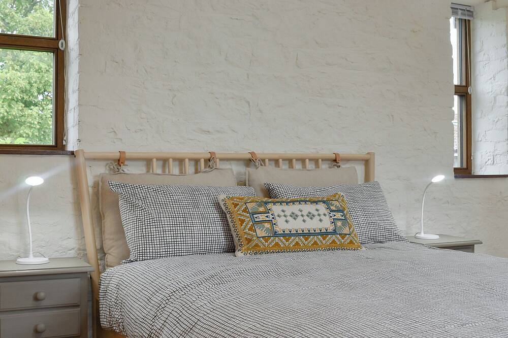 1 bedroom accommodation in Wells in St Cuthbert Out, Somerset