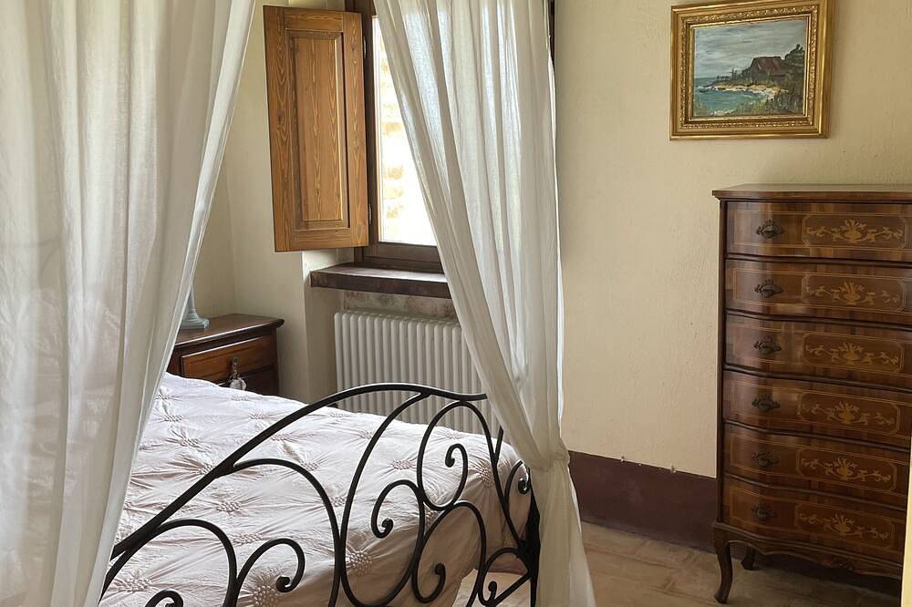 360° views, pool, Ac, pizza oven & bocce court in Acquasparta, Provincia de Perugia