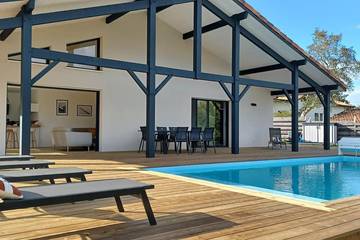 Cottage pour 8 personnes, avec terrasse et jardin à Azur