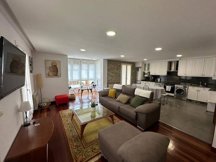 Gîte pour 8 personnes, avec vue et balcon dans Elizondo