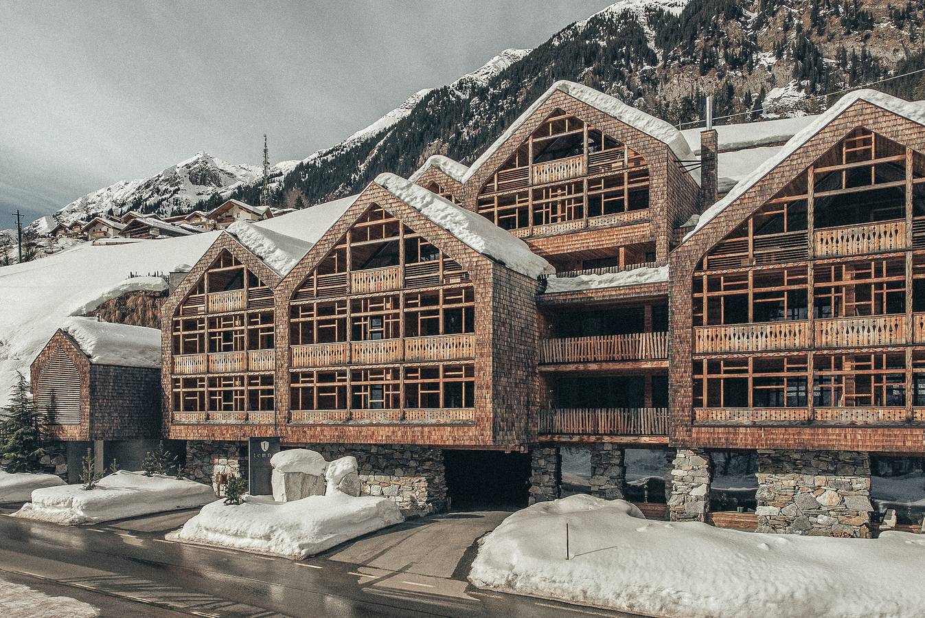 Chalet 'Tenne Chalet' con vista sulle montagne, piscina condivisa e Wi-Fi in Colle (Racines), Racines