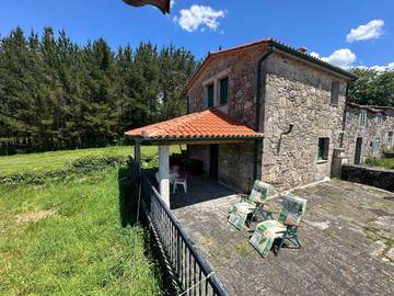 Location de vacances pour 5 personnes, avec jardin et vue à Palas de Rei