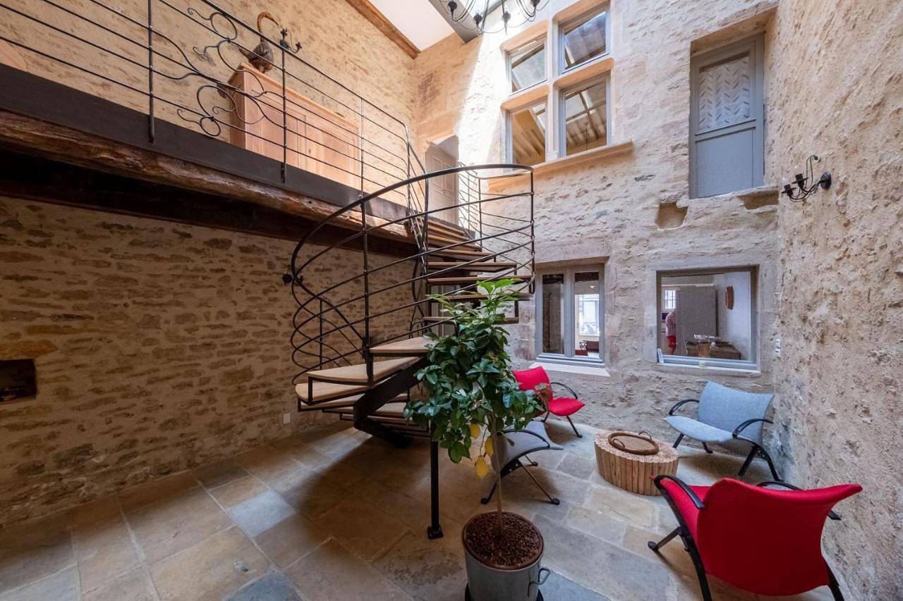 Appartement entier, One-Bedroom Apartment in Cluny, Région de Mâcon