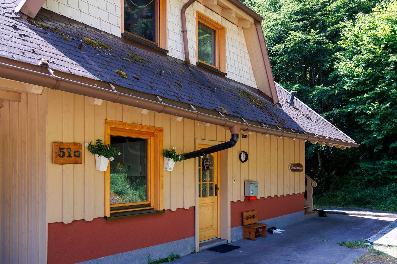 Ganze Wohnung, Ferienwohnung '2' mit gemeinsamer Terrasse, Balkon und Wi-Fi in Hornberg, Mittlerer Schwarzwald