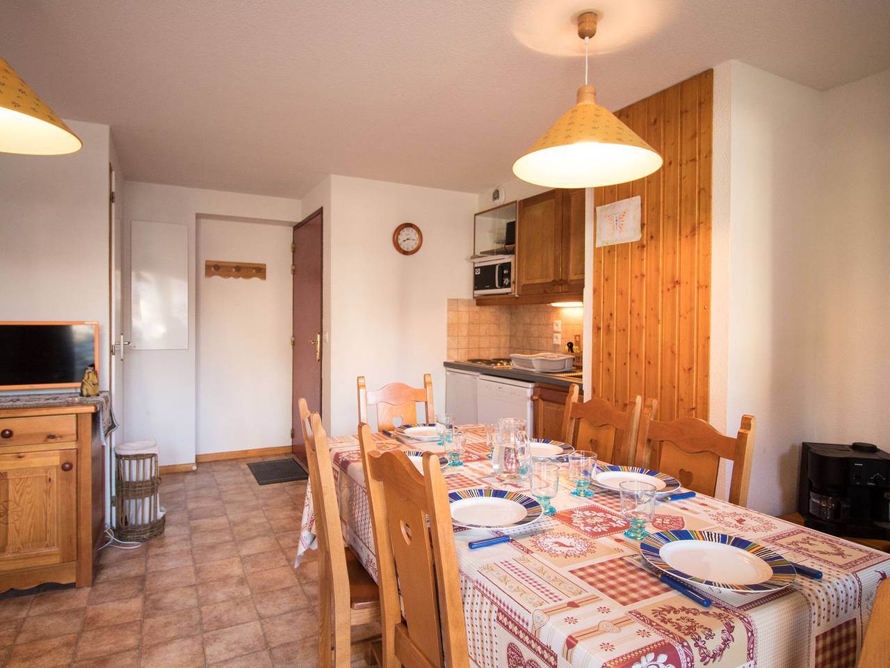Entire apartment, Apartment for 6 in Aussois with parking in Aussois, Saint-Jean-de-Maurienne region