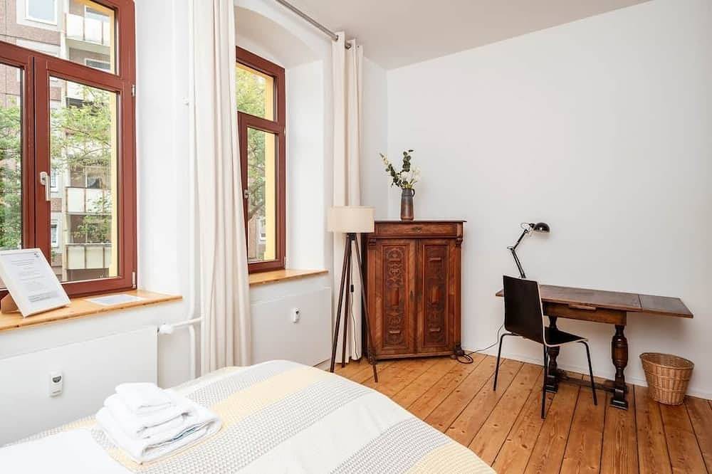 Künstlerzimmer 1.4 - das Abstrakte mit Badewanne in Gera, Ostthüringen