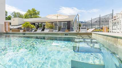 Hôtel pour 2 personnes, avec jardin et piscine ainsi que sauna et jacuzzi dans Casino Grand Cercle