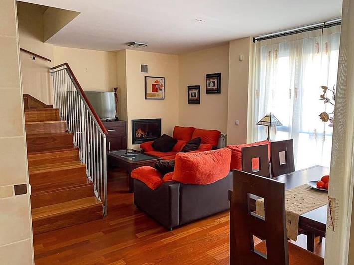 Ferienwohnung für 4 Personen, mit Pool und Balkon sowie Ausblick - 1