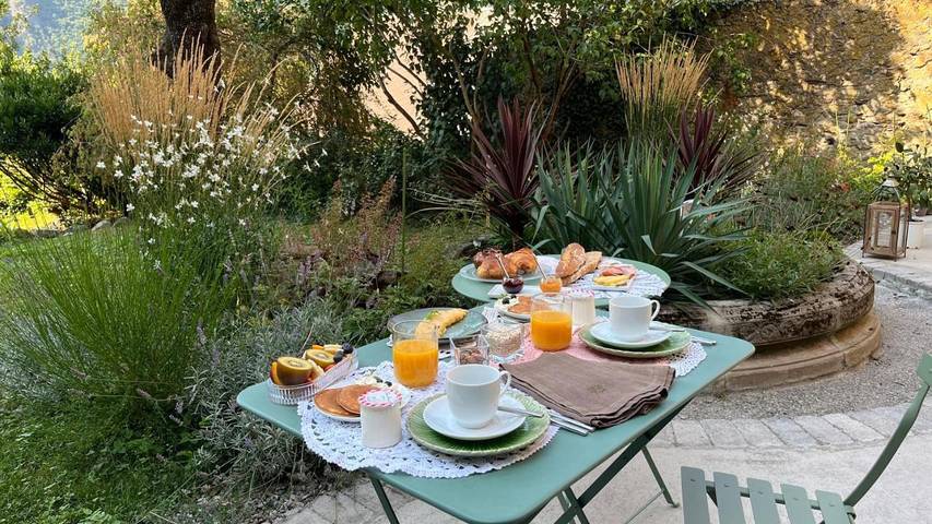 Gîte pour 2 personnes, avec vue et jardin à Valbonnais - 4