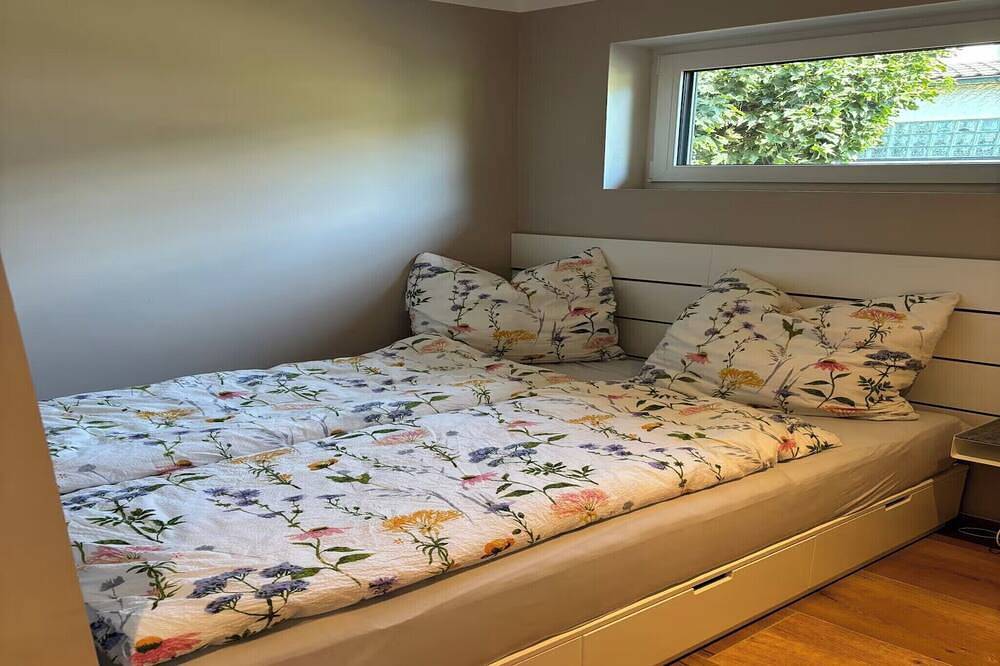 Ganze Wohnung, Wohlfühlstudio mit Balkon (30qm) in Haßfurt, Landkreis Haßberge