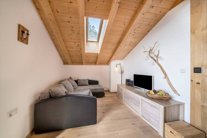 Entire apartment, Apartment 'Eggerhof Familiennestl' with Mountain View, Terrace and Wi-Fi in Vöran, Sarntal Alps