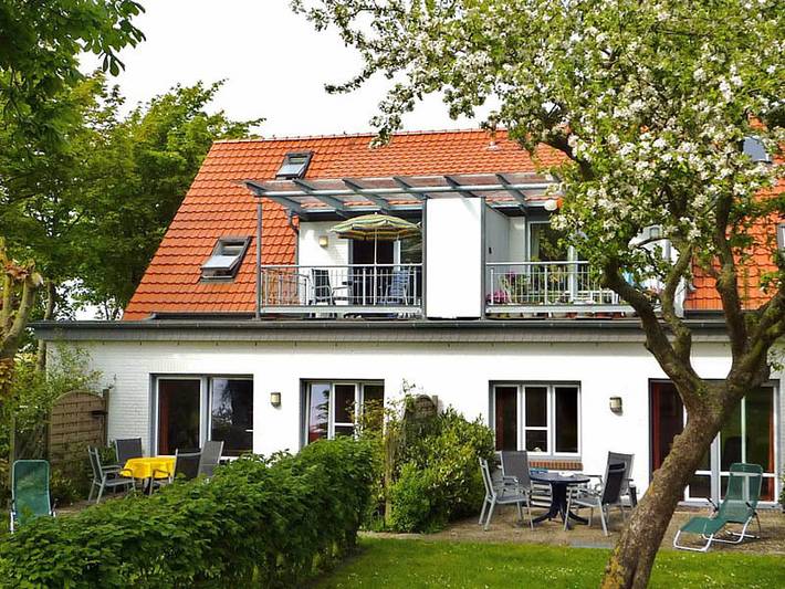Ferienhaus für 4 Personen, mit Garten und Sauna sowie Seeblick, kinderfreundlich in Warwerort - 3