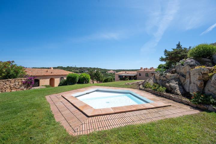 Casa vacanza per 6 persone, con Giardino e Piscina per bambini a Arzachena
