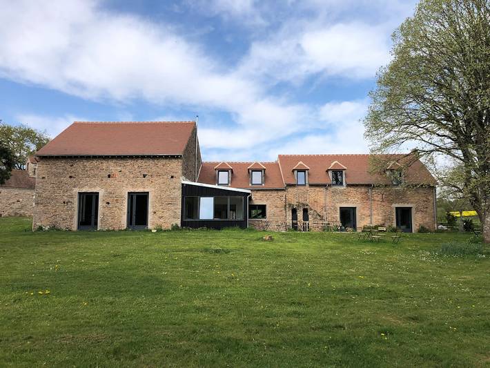 Gîte pour 14 personnes, avec jardin et terrasse