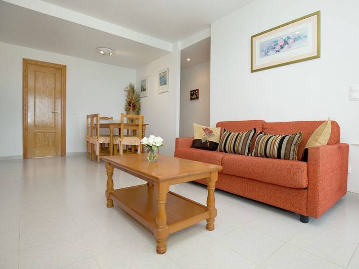 Ferienwohnung für 4 Personen, mit Balkon/Terrasse und Terrasse sowie Garten und Pool in Vinaròs