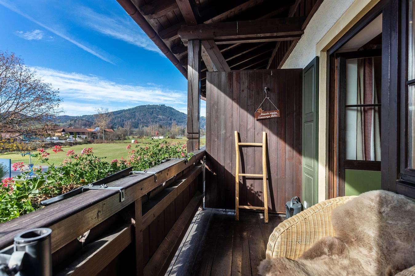 Ganzes Studio, Einzimmerapartment 'Chalet Alpenherz' mit Bergblick, Balkon und Wi-Fi in Inzell, Bayerische Alpen