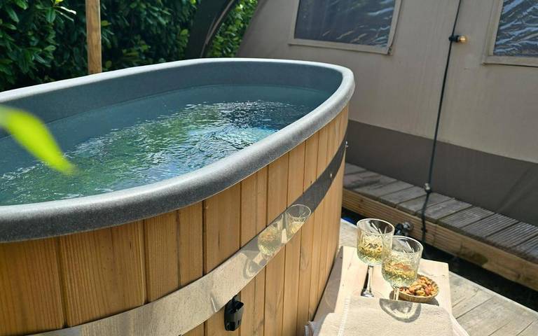 Vakantiehuis voor 5 personen, with Whirlpool and Terras as well as Tuin and Uitzicht in Meerssen