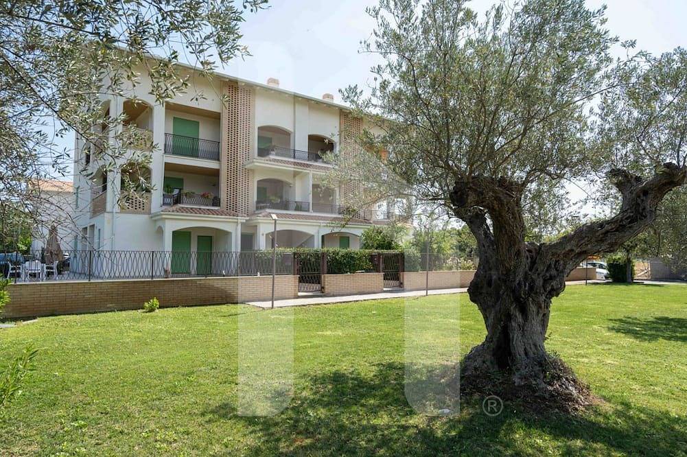 Entire apartment, Homiday - Residence Merope Ground Floor in Foggetta, Teramo Province