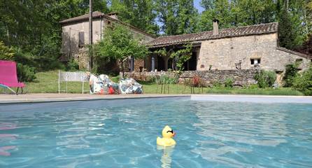 Cottage pour 2 personnes, avec jardin et piscine à Puy-l'Évêque