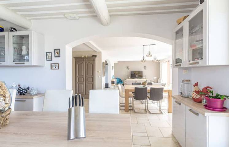 Location de vacances pour 6 personnes, avec jardin ainsi que piscine et terrasse à Saumane-de-Vaucluse - 4