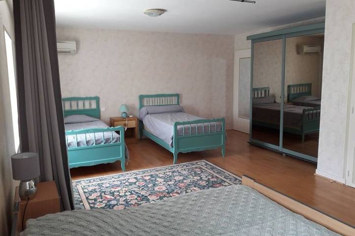 Gîte pour 6 personnes, avec jardin et piscine à Saint-Hilaire-la-Palud - 4