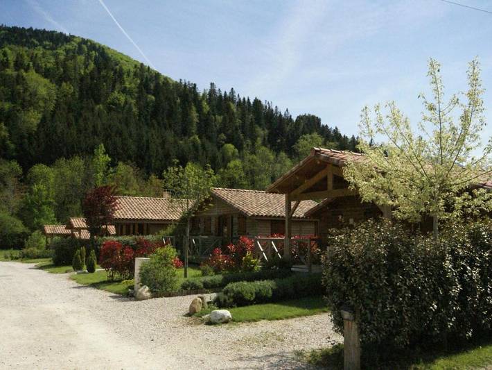 Gîte pour 4 personnes, avec terrasse et piscine à Fougax-et-Barrineuf - 2