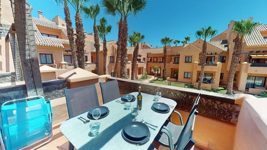 Apartment for 5 people, with terrace and pool in Los Alcázares