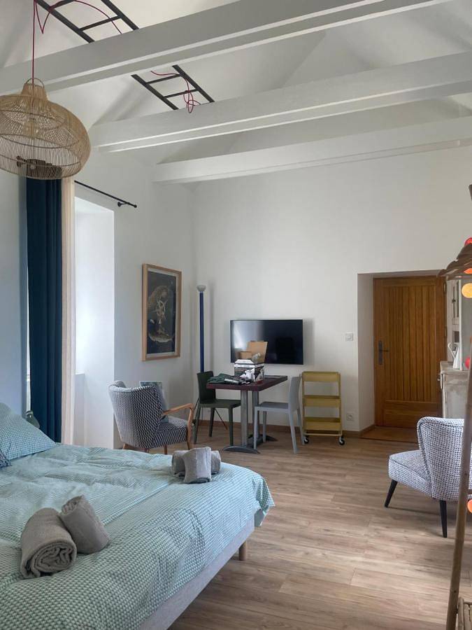 Ferienwohnung für 2 Personen, mit Terrasse und Garten sowie Ausblick