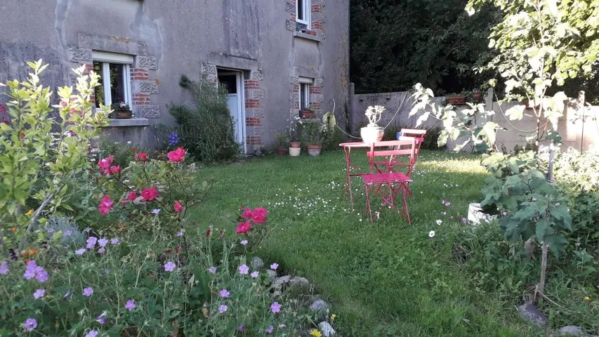 Alojamiento y desayuno para 3 personas, con jardín - 1