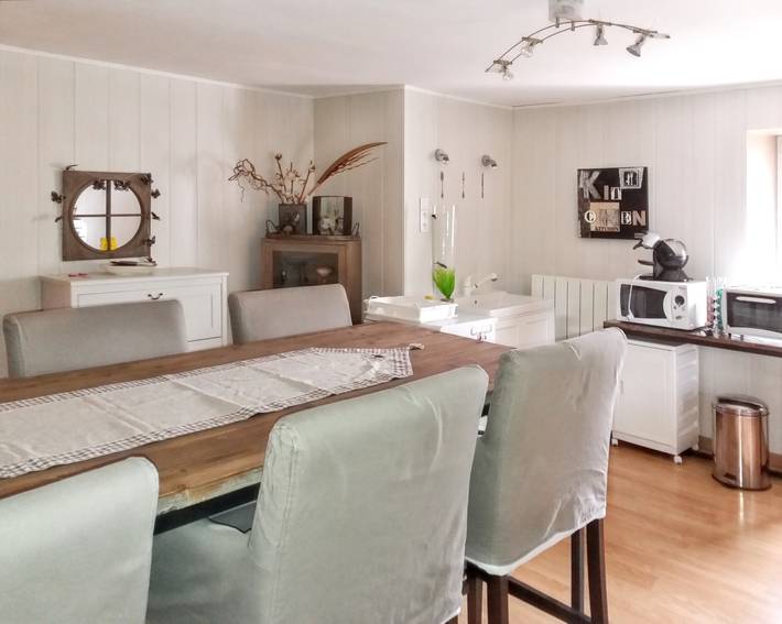 Gîte pour 6 personnes, avec terrasse dans Chenevrey-et-Morogne
