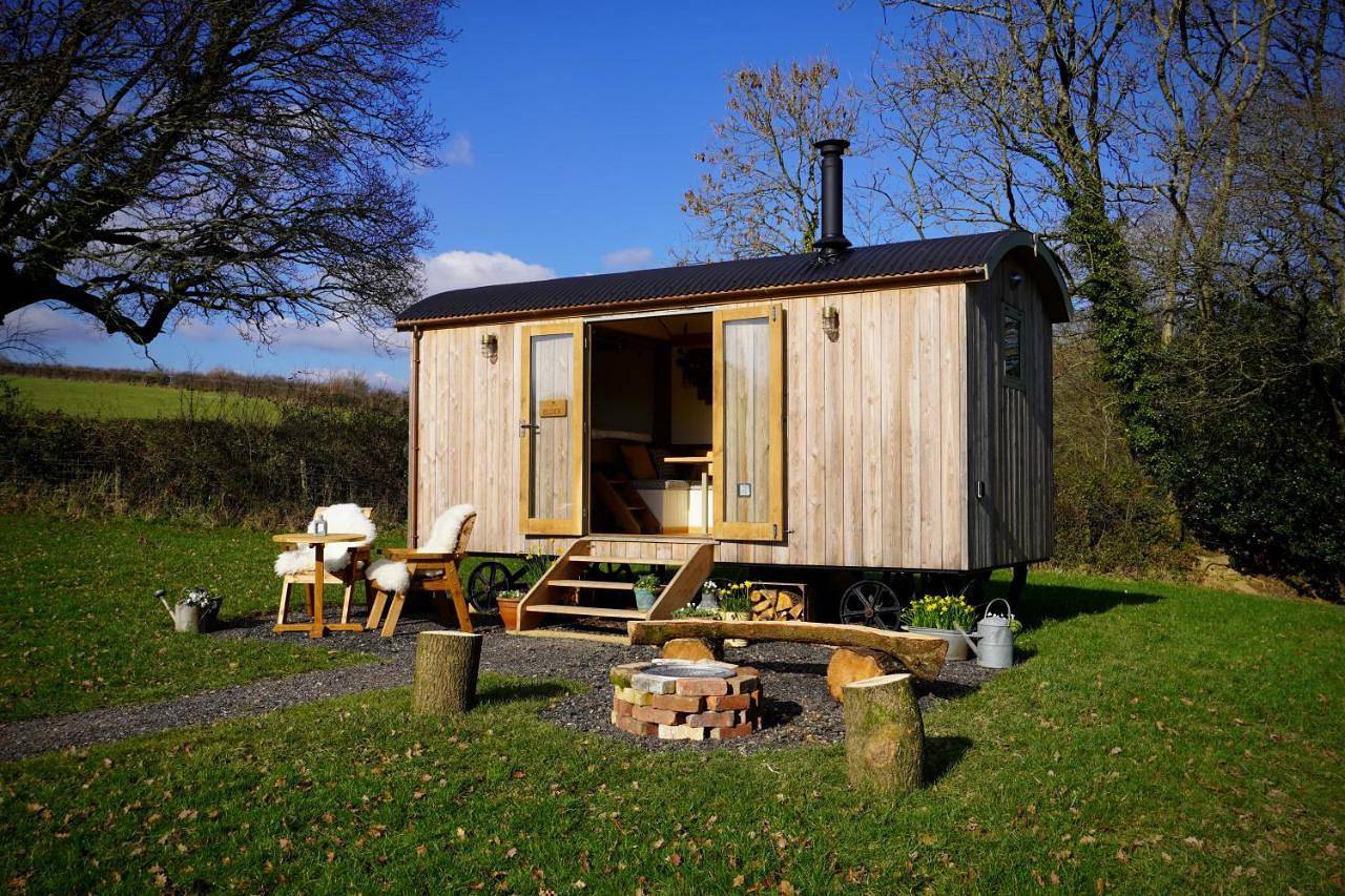 Little Ash Glamping - Luxury Shepherd's Huts in Trusham, Dartmoor