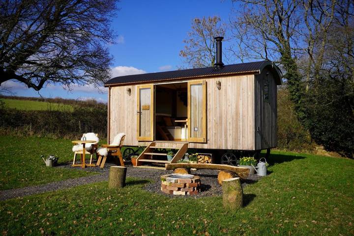 Glamping for 4 people, with Garden and View in Dartmoor
