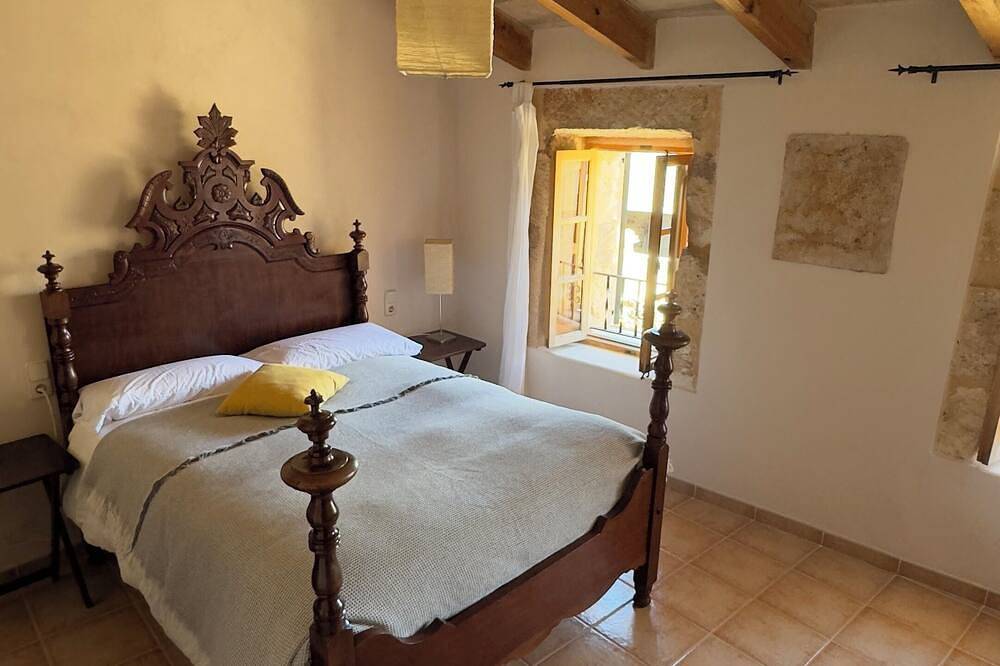 Rural House in a cosy and small village, by mallorcainland.com in Llubí, Majorca Center