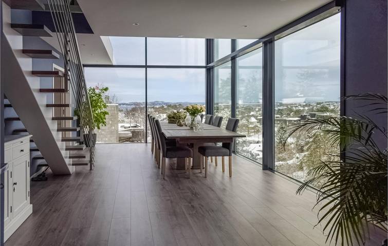 Feriehus for 8 personer, med Terrasse og Hage i Sandefjord 