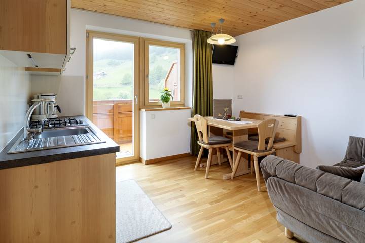 Entire apartment, Apartment 'Ausserglieshof Wohnung Portles' with Mountain View, Shared Garden and Wi-Fi in Mals, Saldurkamm