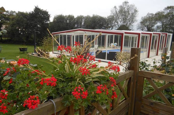 Gîte pour 4 personnes, avec jardin et piscine à Saint-Thois