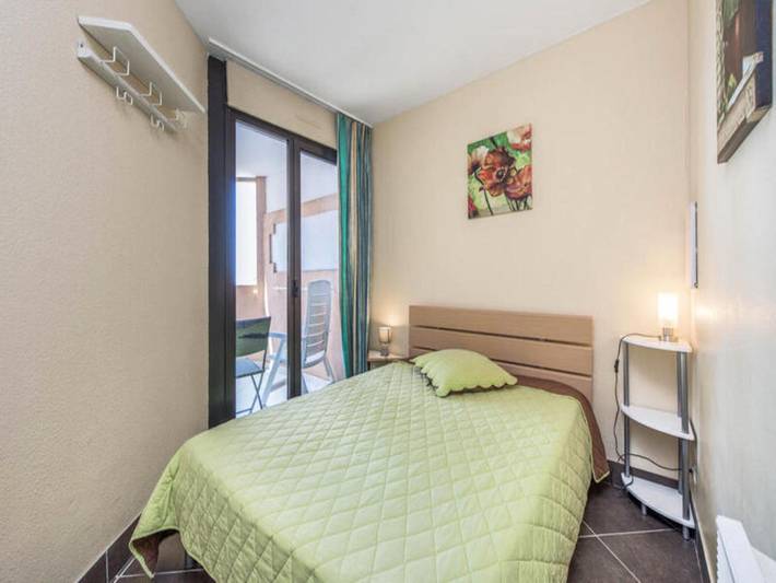Gîte pour 4 personnes, avec piscine et terrasse, adapté aux familles dans Office De Tourisme Cannes La Bocca - 3