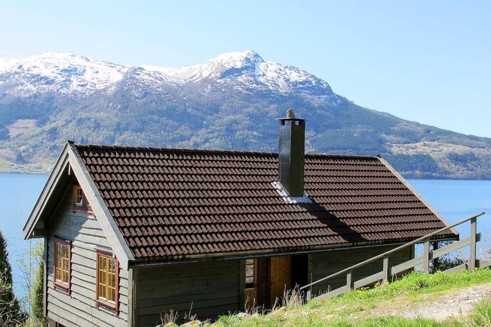 Slåttenes in Ullensvang herad